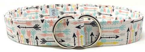 white d ring belt with arrow print by oliver green